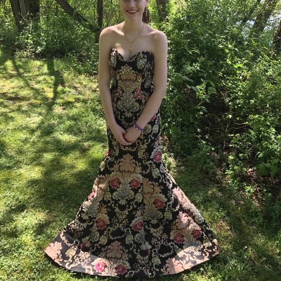Prom Dress - Picture 2 of 3